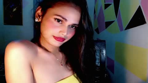 Snapshot of its_mirabel chatting on May 27, 5:04 am MIRABEL online show from May 27, 5:04 am