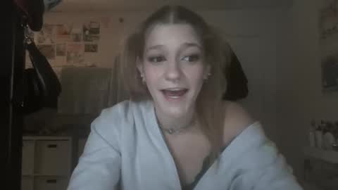 Snapshot of itsalexlove chatting on January 22, 3:52 am Alex Love online show from January 22, 3:52 am