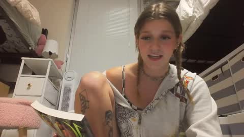 Snapshot of itsalexlove chatting on February 18, 1:21 am Alex Love online show from February 18, 1:21 am