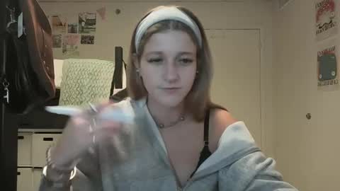 Snapshot of itsalexlove chatting on February 22, 1:44 am Alex Love online show from February 22, 1:44 am