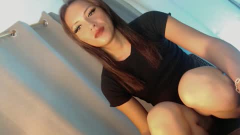 Snapshot of itsapril99913551 chatting on February 9, 6:23 pm April online show from February 9, 6:23 pm