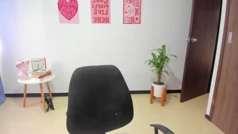Snapshot of itscamill chatting on July 12, 7:38 pm camill online show from July 12, 7:38 pm