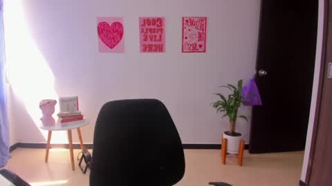 Snapshot of itscamill chatting on July 30, 3:22 pm camill online show from July 30, 3:22 pm