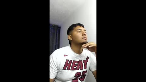 Snapshot of itsdavidx chatting on May 7, 1:27 pm David online show from May 7, 1:27 pm