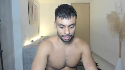 Snapshot of itsgeo1111 chatting on October 17, 4:37 am CALL ME GEO online show from October 17, 4:37 am