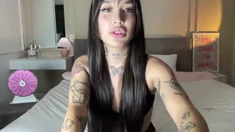 Snapshot of itshelltai chatting on June 16, 3:58 pm helltai online show from June 16, 3:58 pm