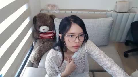 itskittyy online show from October 26, 8:53 am