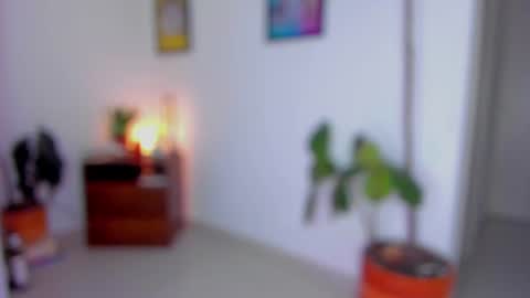 Snapshot of itslau_ chatting on July 7, 7:23 am lau online show from July 7, 7:23 am