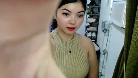Snapshot of itsme_jo chatting on May 28, 11:46 pm itsme_jo online show from May 28, 11:46 pm