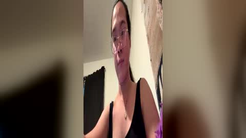 Snapshot of itsmelily05 chatting on July 8, 12:59 am itsmelily05 online show from July 8, 12:59 am