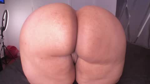 Moon online show from April 30, 8:57 pm