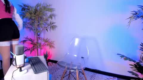 itsmroom online show from January 6, 1:15 pm