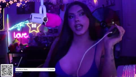 Nicki Foxx online show from October 22, 12:00 am