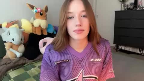 Snapshot of itssheababy chatting on February 8, 2:09 pm Shea online show from February 8, 2:09 pm