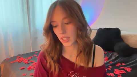 Snapshot of itssheababy chatting on February 13, 10:39 pm Shea online show from February 13, 10:39 pm