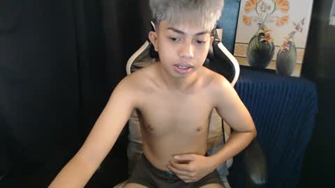 Snapshot of itsyourcummerboy_xx chatting on June 14, 8:49 am Kyle online show from June 14, 8:49 am