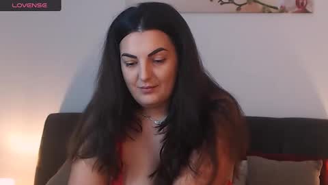 Snapshot of itsyourlady chatting on December 11, 8:26 am Melissa Khaan online show from December 11, 8:26 am