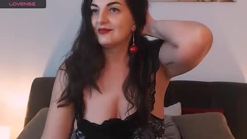 Snapshot of itsyourlady chatting on December 19, 11:18 am Melissa Khaan online show from December 19, 11:18 am