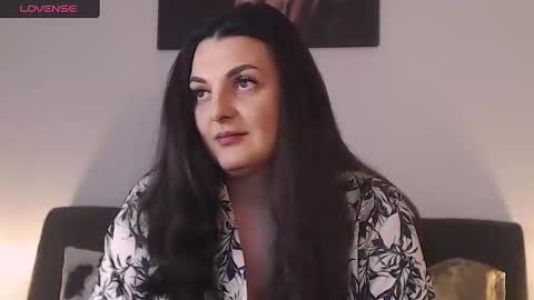 Snapshot of itsyourlady chatting on February 12, 1:06 pm Melissa Khaan online show from February 12, 1:06 pm