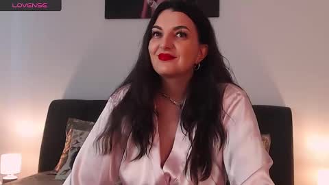 Snapshot of itsyourlady chatting on February 21, 11:01 am Melissa Khaan online show from February 21, 11:01 am