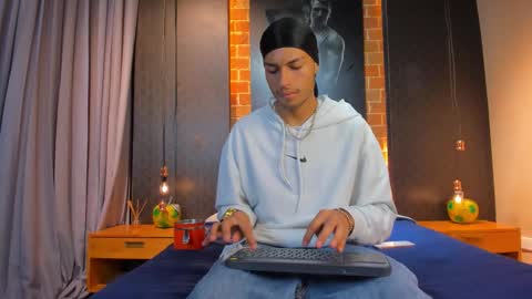 itszairen online show from February 8, 3:43 am