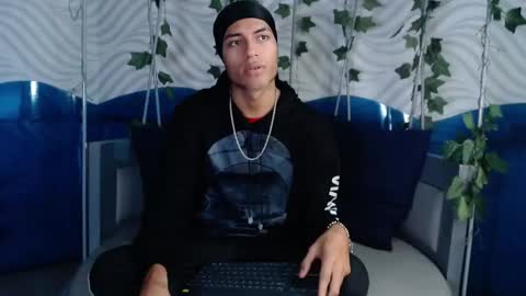 itszairen online show from March 16, 5:44 am