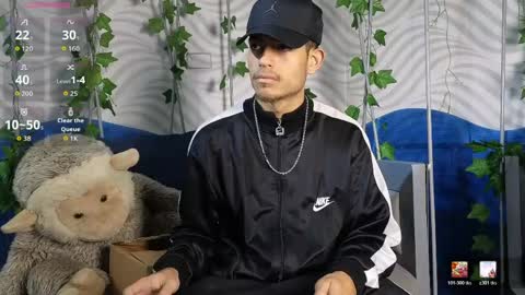 Snapshot of itszairen chatting on June 3, 4:04 am itszairen online show from June 3, 4:04 am
