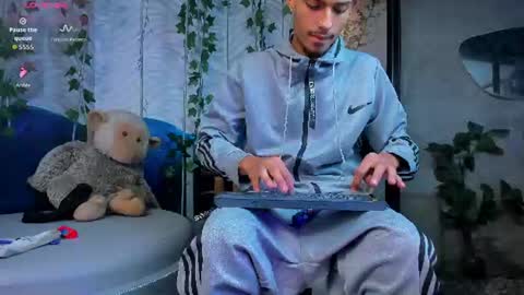itszairen online show from July 17, 4:08 am