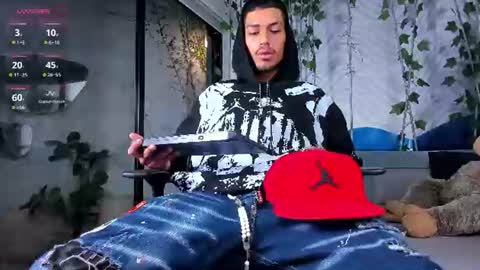itszairen online show from July 26, 3:47 am