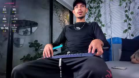 itszairen online show from August 1, 4:01 am