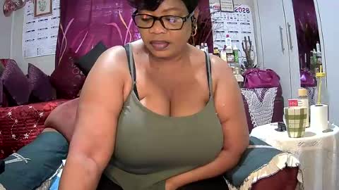 Snapshot of itumeleng74 chatting on July 15, 6:18 am itumeleng74 online show from July 15, 6:18 am