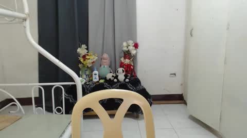 Snapshot of itzme_jhonfred chatting on May 10, 11:48 am Jhonfred online show from May 10, 11:48 am