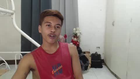 Snapshot of itzme_jhonfred chatting on May 28, 11:51 am Jhonfred online show from May 28, 11:51 am