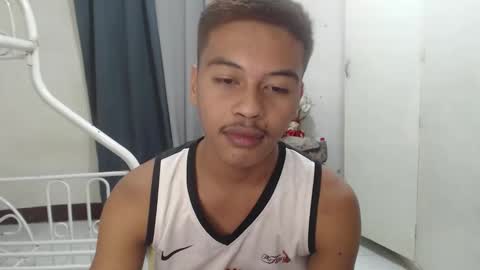 Snapshot of itzme_jhonfred chatting on June 5, 12:00 pm Jhonfred online show from June 5, 12:00 pm