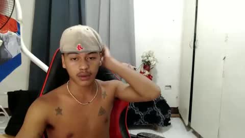 Snapshot of itzme_jhonfred chatting on June 11, 11:19 am Jhonfred online show from June 11, 11:19 am