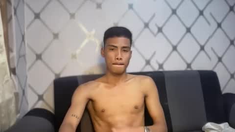 itzme_urboy online show from April 2, 4:10 am