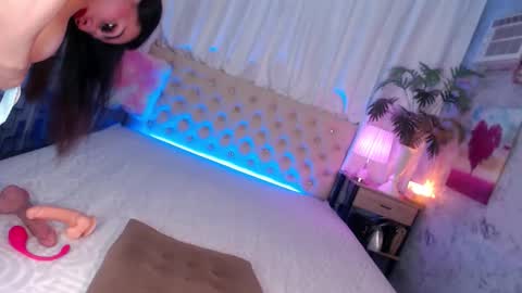 Snapshot of ivana_summers69x chatting on May 9, 3:23 am I V A N A The woman who lives in the province. online show from May 9, 3:23 am