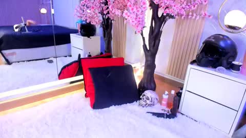 Snapshot of ivannabellini_ chatting on March 27, 3:23 pm online show from March 27, 3:23 pm