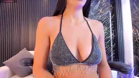 Snapshot of ivannafoxx_ chatting on July 6, 12:46 pm ivanna online show from July 6, 12:46 pm