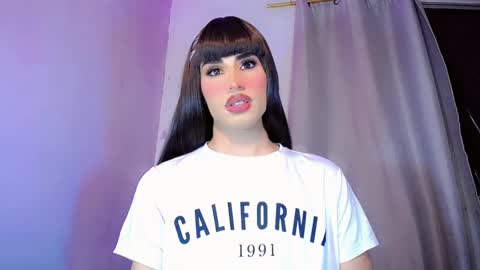 Snapshot of ivannahot23 chatting on December 23, 9:27 am ivannahot23 online show from December 23, 9:27 am