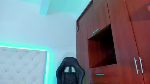 ivannapretyts online show from September 25, 3:27 pm