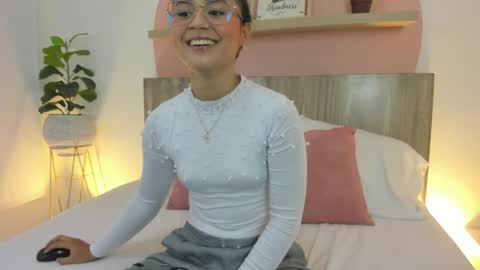 I V E T T E online show from February 18, 7:21 pm