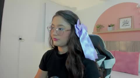 Snapshot of ivette_swan chatting on May 13, 7:55 pm I V E T T E online show from May 13, 7:55 pm