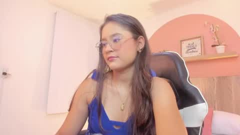Snapshot of ivette_swan chatting on May 30, 9:34 pm I V E T T E online show from May 30, 9:34 pm
