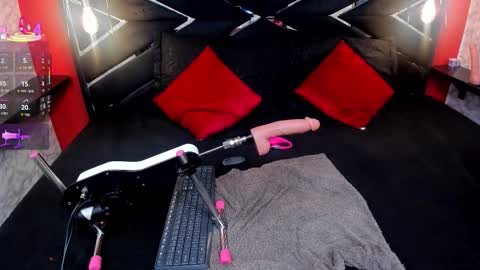 Ivis  online show from November 22, 1:10 pm