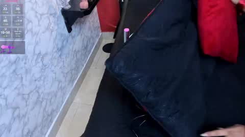 Ivis  online show from February 8, 1:03 pm