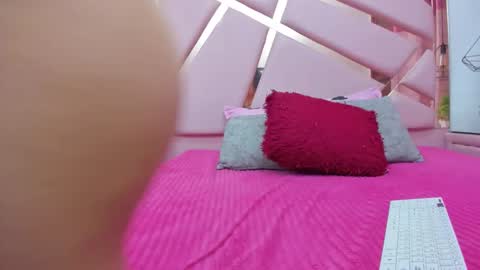 IvonJanice online show from December 2, 1:05 pm