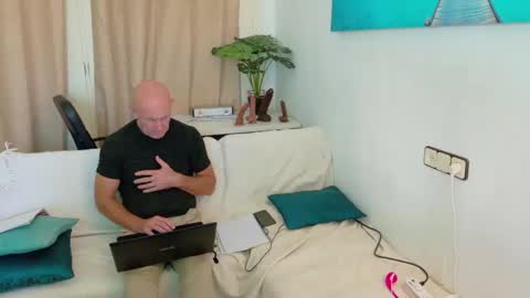 Ivonne online show from November 12, 11:54 am