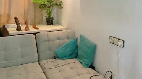 ivonneanddom online show from October 24, 10:11 am