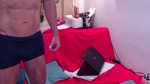 Snapshot of ivonneanddom chatting on June 25, 8:52 am ivonneanddom online show from June 25, 8:52 am